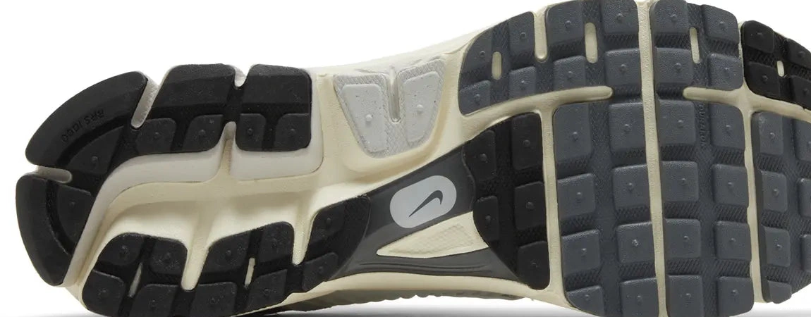 Platinum Tint Vomero Zoom 5 Nike 0602